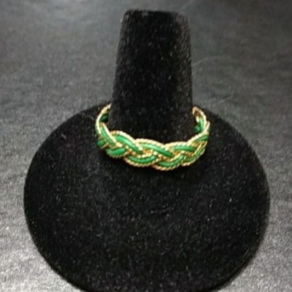 Braided gold tone and green ring size 9 - Picture 2 of 3